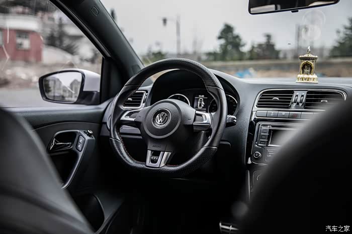 开往春天的汽车#选择困难症女车主 为了不选配置提polo gti !