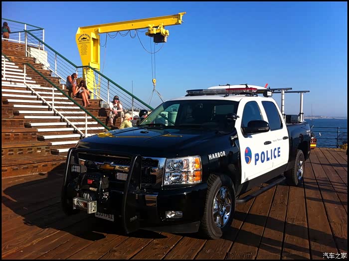 看看这个,police大皮卡