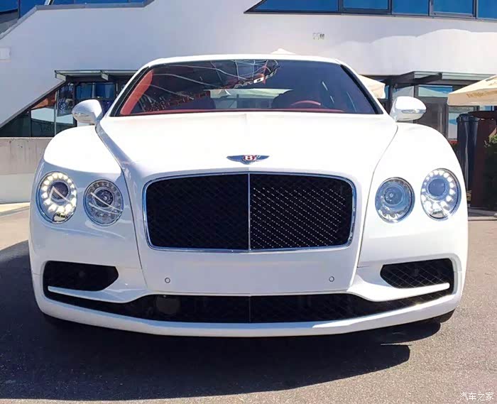 国内首台白红四座满配宾利飞驰v8s鉴赏