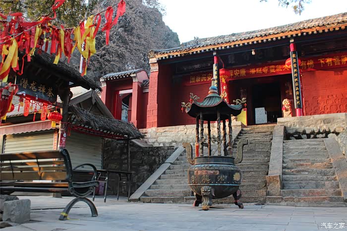 大年初一祈福迎新 登高少华山潜龙寺