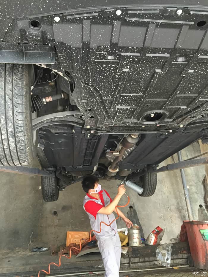 简简单单的做了个底盘装甲!以后年左右在架补下就好!