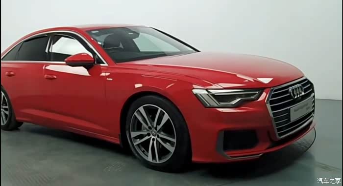 红色奥迪a6外观细节环车拍照
