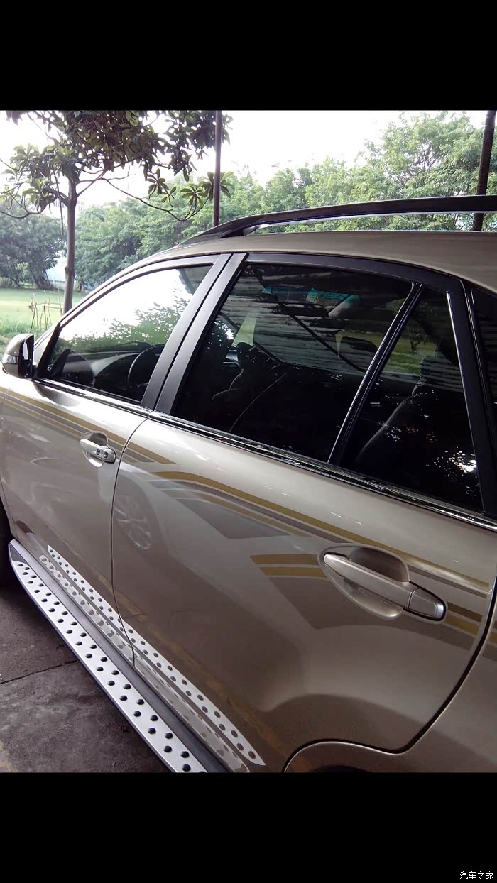 香槟金有车主有贴拉花的吗? 发个图上来参考一下