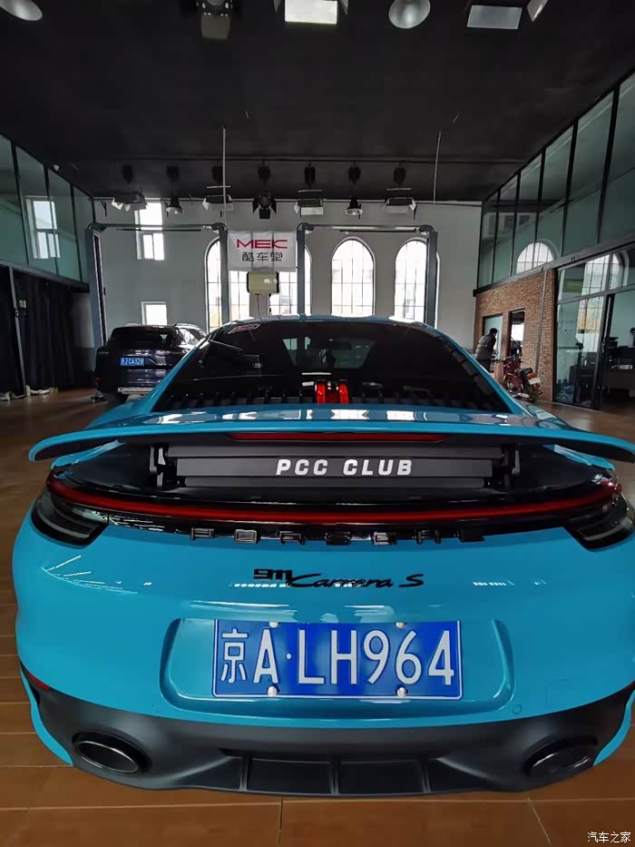 【图】贴上帅帅的黑标!_保时捷911论坛_汽车之家论坛