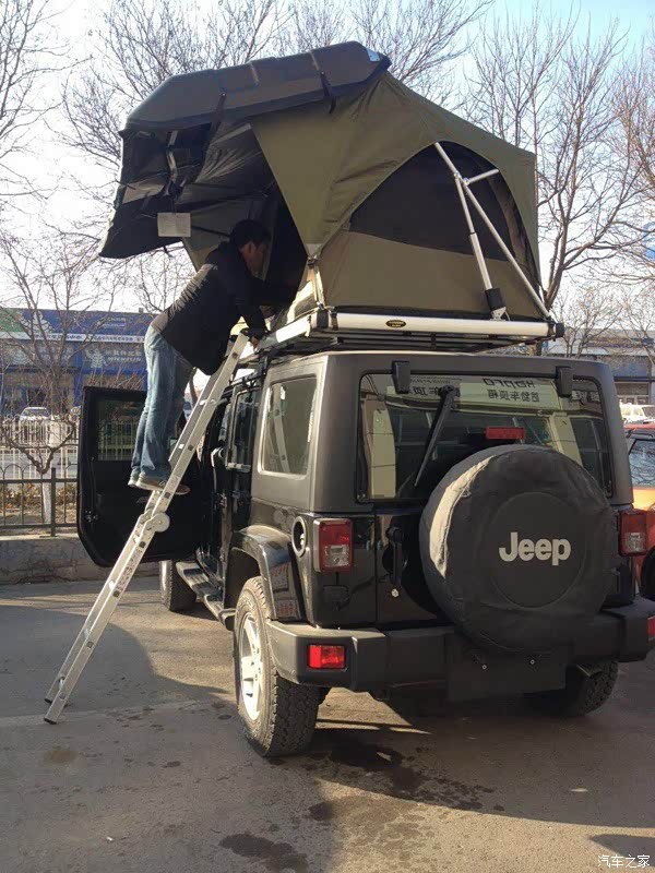 牧马人安装车顶行李架和车顶帐篷,效果可佳
