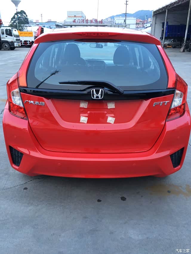 飞度cvt舒适版提车作业《瑞丽红》