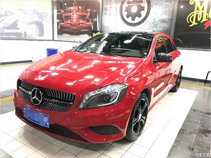 奔驰a级加装满天星中网 碳纤镜壳 rez款尾翼,小改怡情悦目