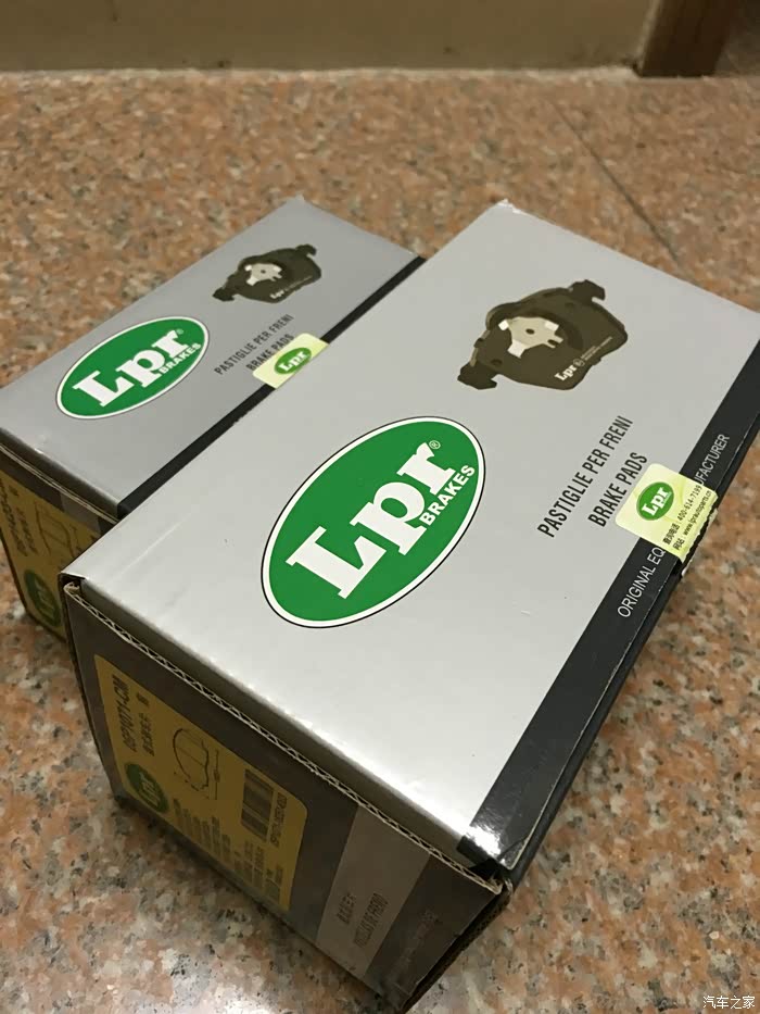 6年7万公里更换刹车片,刹车油,机油作业.