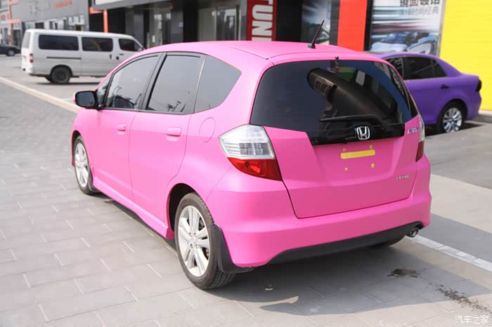 改色omg我可不能掉队了强力顶上一发本田飞度改粉色