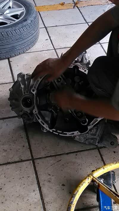 更换分离轴承一个月,蛐蛐叫声消失,但又出现新的异响