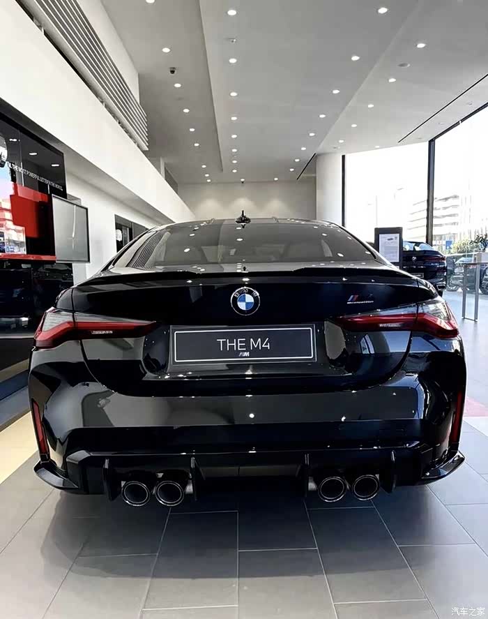无敌了超级黑武士全新宝马m4雷霆版