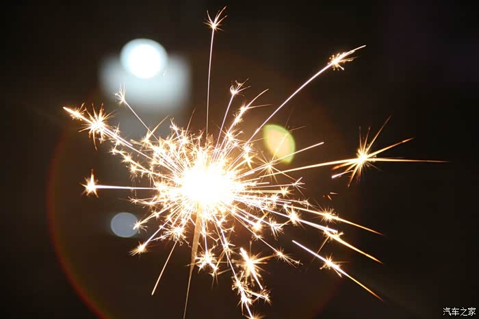 新年赢好运烟火过后白雪忙今年一定好运来