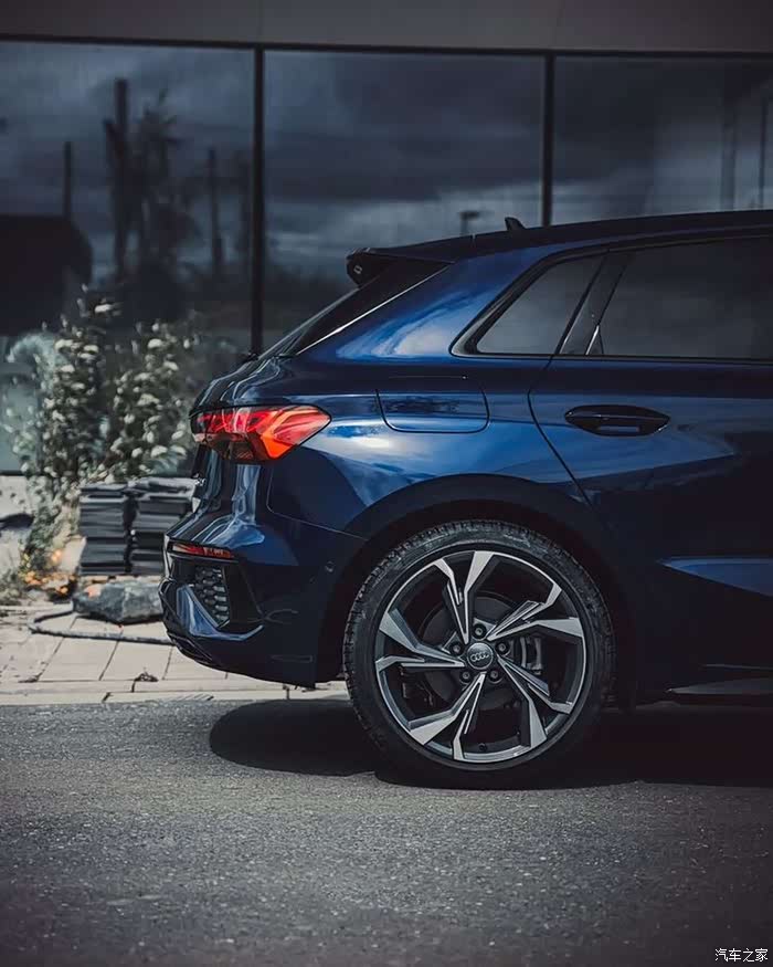 【图】新a3,纳瓦拉蓝加上黑光包,颜值上确实非常能打_奥迪a3论坛_汽车