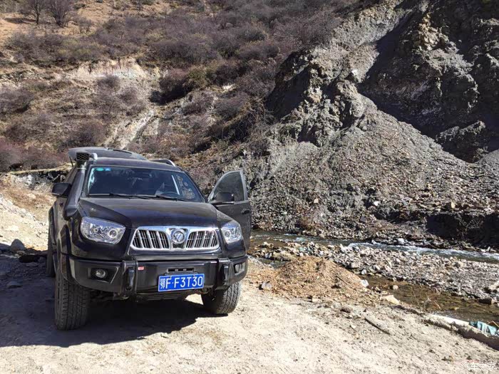 拍摄于云南219省道香格里拉至川乡城县217省道路段