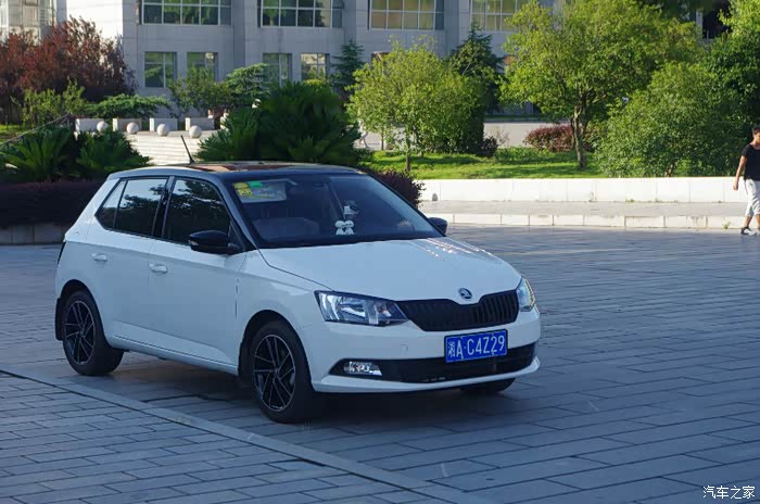 6自动运动版白色黑顶伪提车作业   简单小改装_晶锐论坛_汽车之家论坛