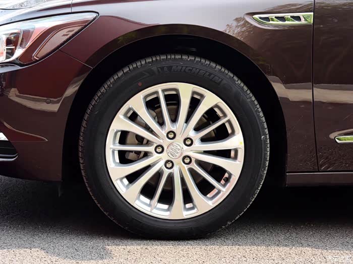 【图】求助,28t精英型的轮毂是拉丝的吗_君越论坛_汽车之家论坛