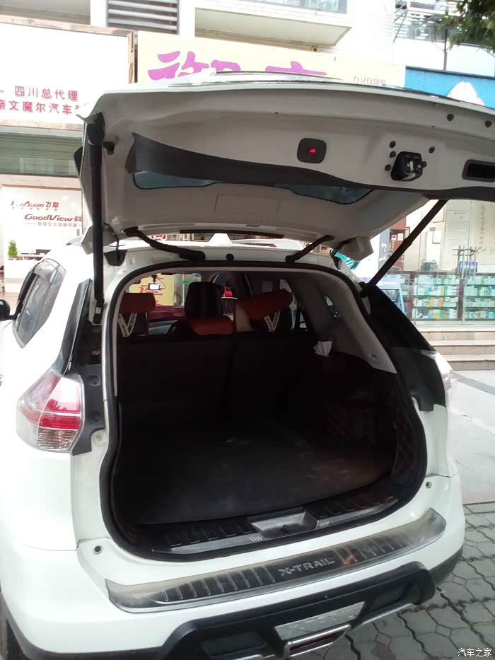 奇骏20舒适版刚刚加装了畅翼电动尾门瞬间高大上