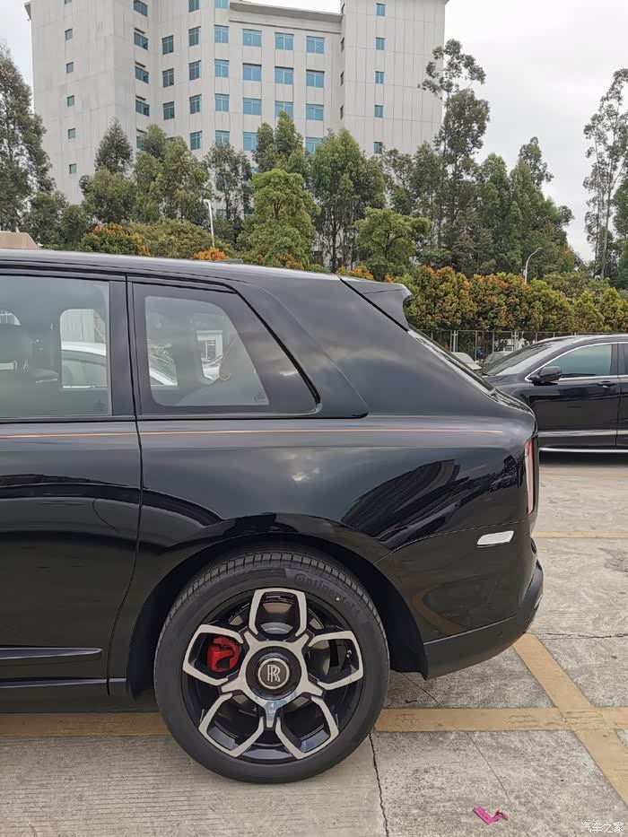 【图】新款库里南,感觉黑色的更加霸气,而且配置都是极好的_劳斯莱斯