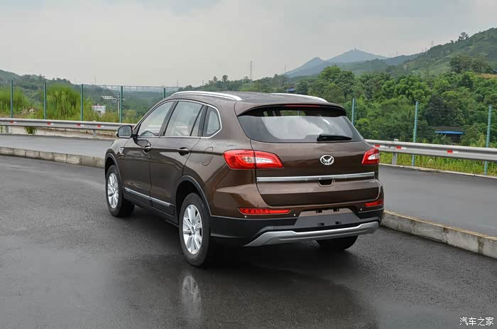 颜值与实力兼备 北汽幻速s6设计亮点解读 从外观造型上看,北汽幻速s6