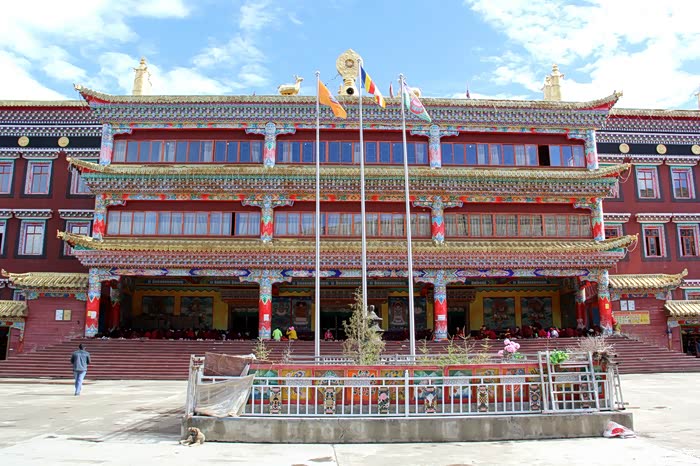 色达五明佛学院的红房子