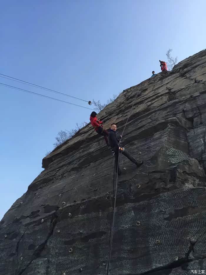 大汉生活百望山n次攀岩速降小伙伴们嗨爆了