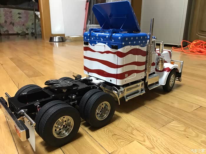 擎天柱的同门美式拖车