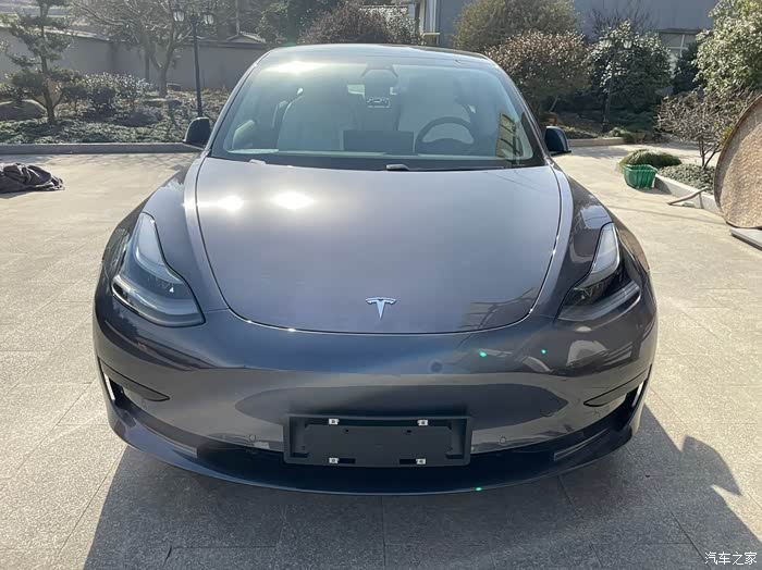 model3有冷光银的车友吗