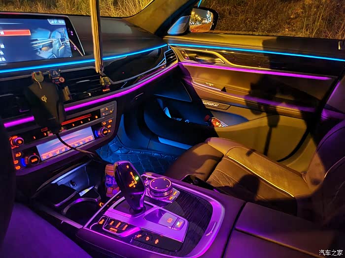 【图】七系的塞伯朋克氛围灯,效果满分_宝马7系论坛_汽车之家论坛