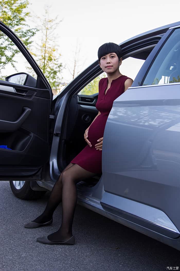 媳妇当车模感谢生命中有你的每一天