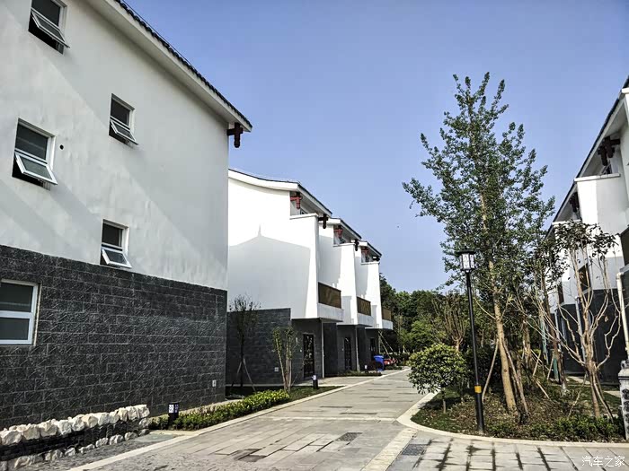 踏入太白古村邂逅青砖碧瓦白墙