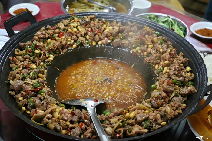 这是调制好了的斗鸡肉