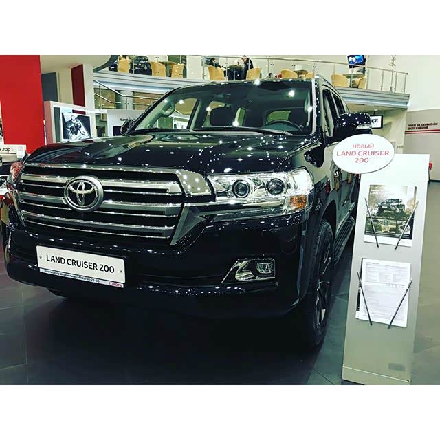 2016款兰德酷路泽78海外新陆巡