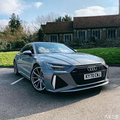 audi rs7 sportback ,这个轮毂缺了点意思!
