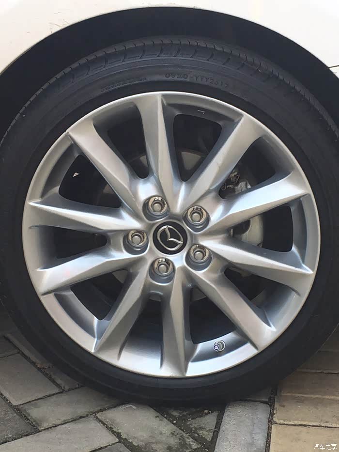 版主请放行出套17款昂克赛拉18寸原车轮毂