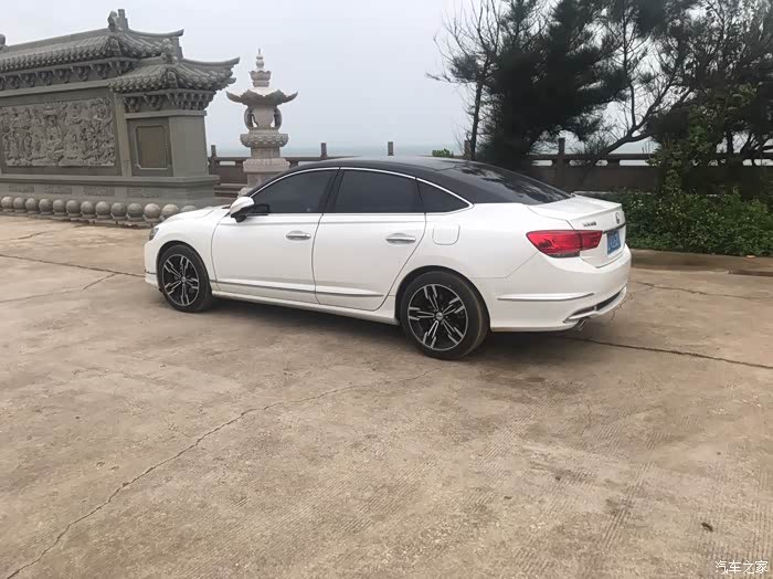 看我的黑顶超帅思铂睿