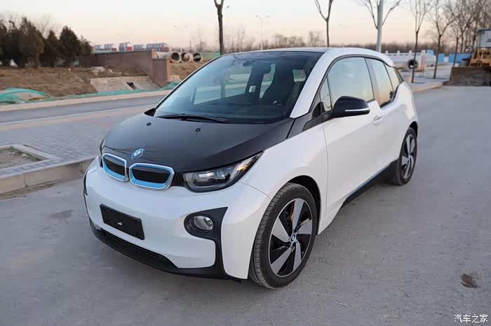 个性的外观,小巧的车身,宝马i3属性更具都市气息