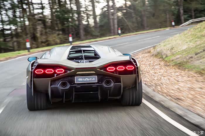 驰骋在春光里的狂牛lamborghinisin