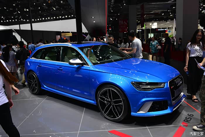 rs6太漂亮了,在上海车展上看到过蓝色的,感觉更帅