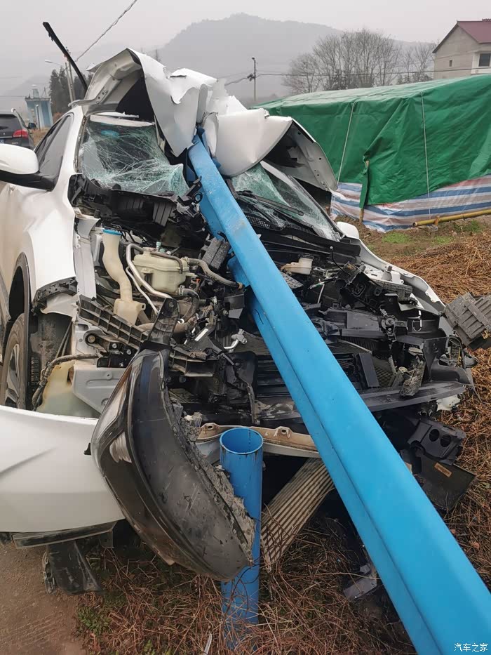 crv车撞报废安全气囊一个没有出来