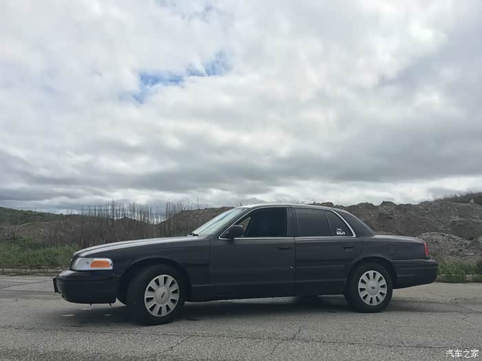 福特维多利亚皇冠警用拦截者crown victoria半年用车感受!