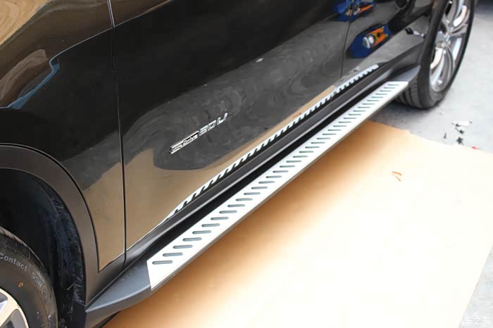 2016款宝马x1原厂款脚踏板分享