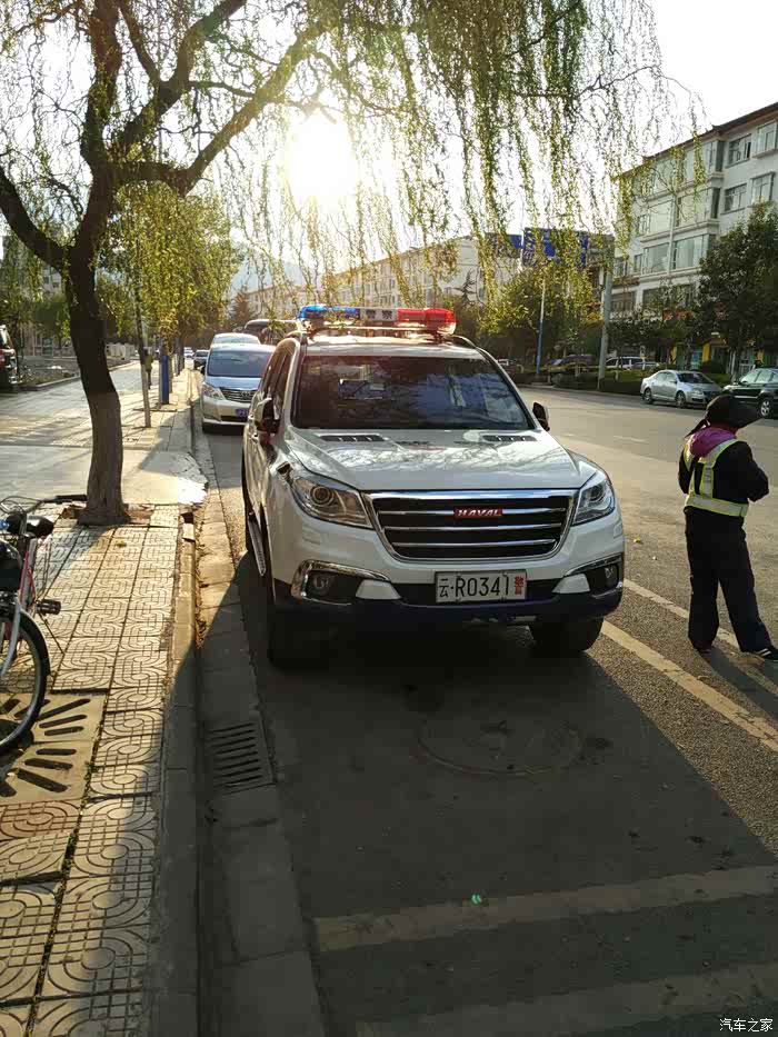 我们这特警用的h9特勤车,外面也有吗?