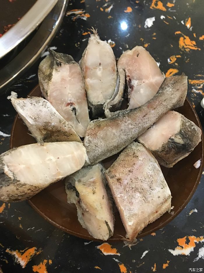 火锅鳕鱼摆盘图片