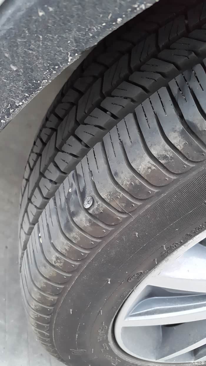 被扎了钉子的轮胎还能跑高速么