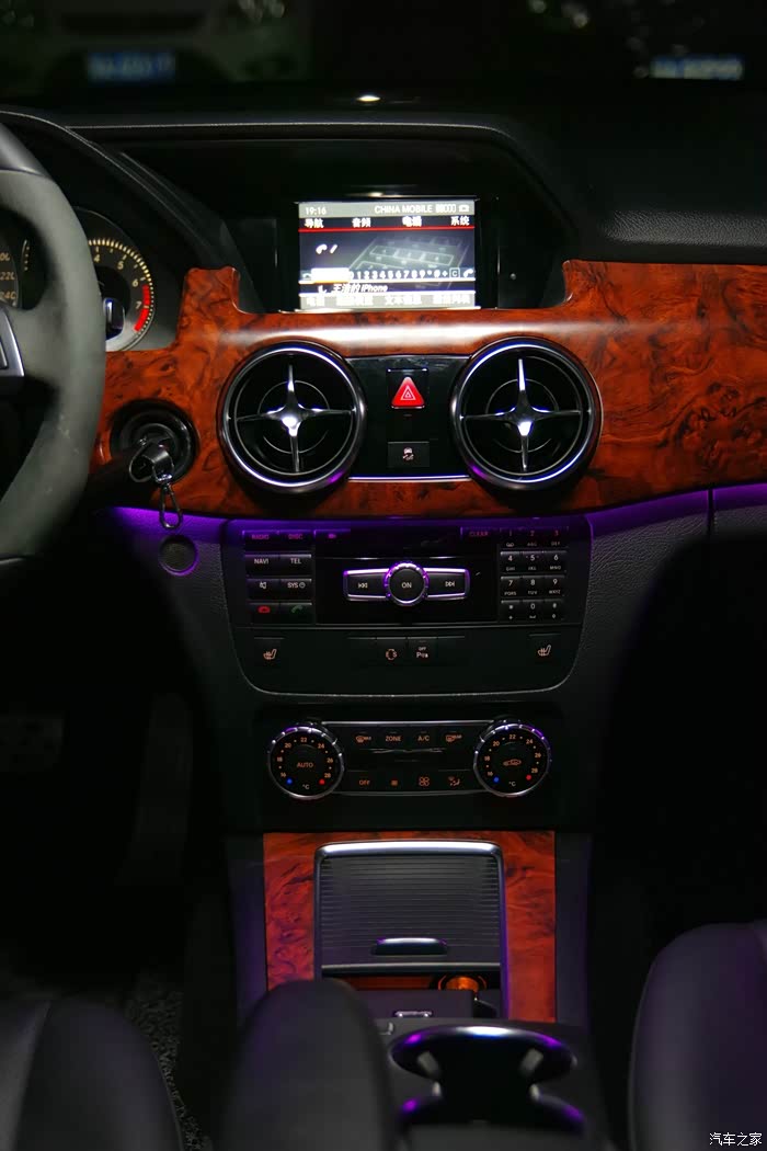 温馨!豪华!大奔亲改glk之换装黄桃木内饰面板 给glc都不换