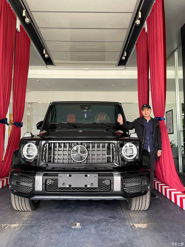 先来个奔驰大g