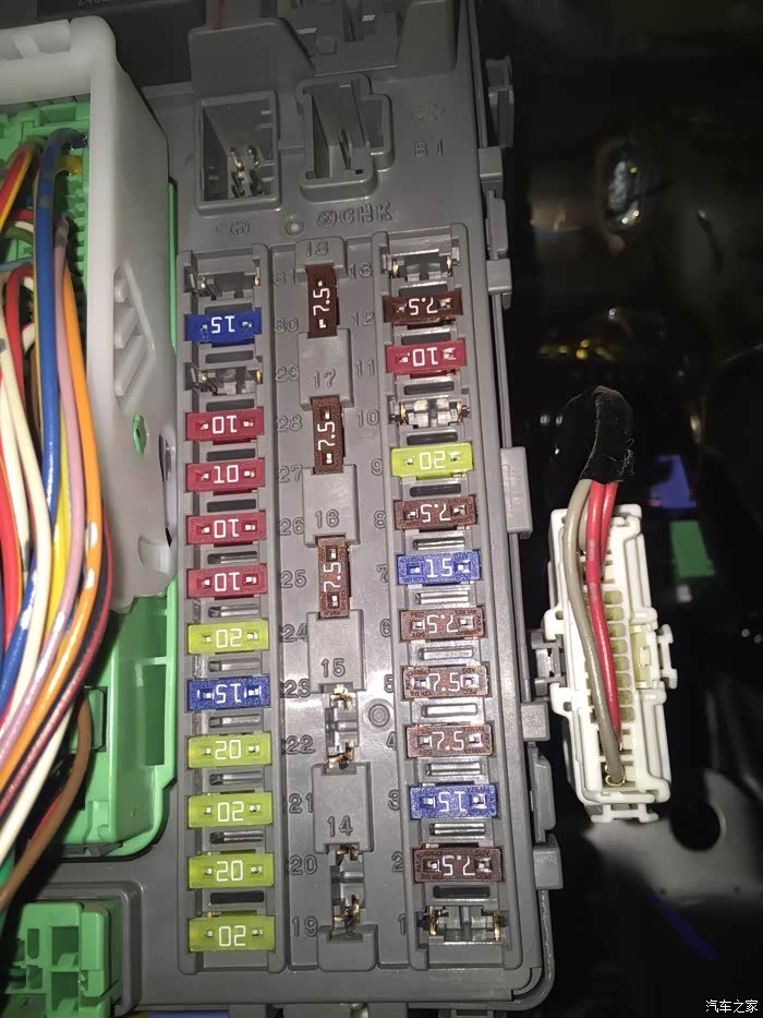 终于把保险盒取电搞好了,安逸啊