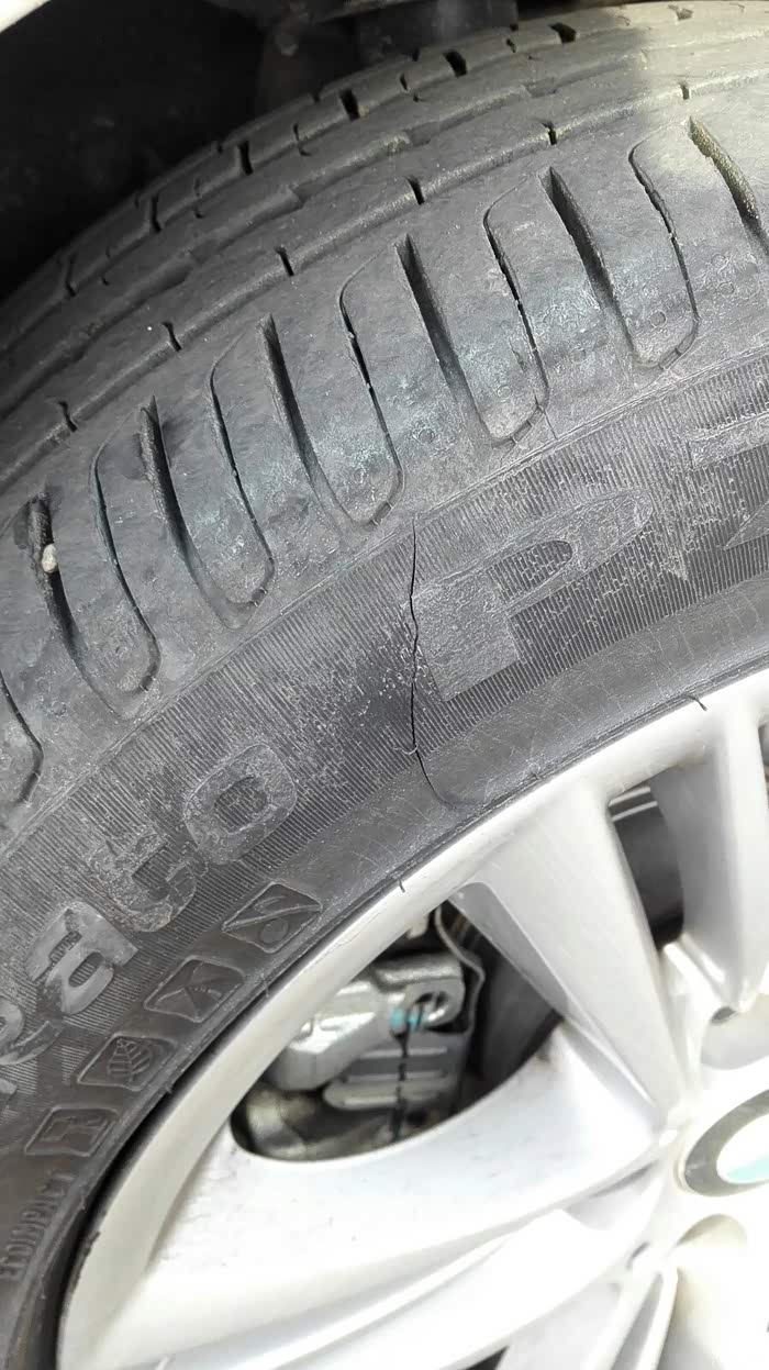 为什么倍耐力的防爆轮胎侧面都会开裂啊?