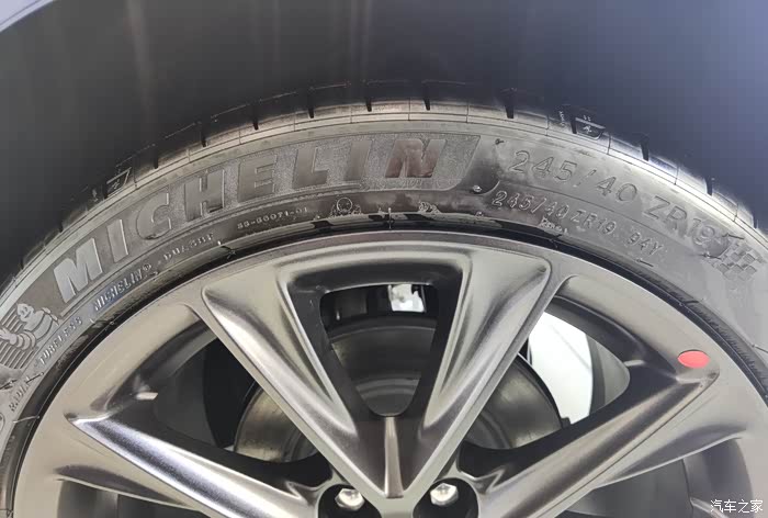 新款凯迪拉克ct5值得购买吗?