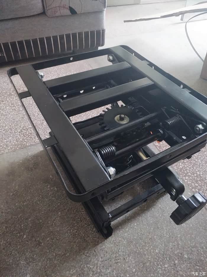 换减震座椅底座换减震换自制前杠换侧杠作业